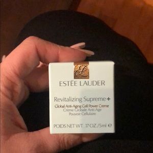 Estes lauder revitalizing supreme +